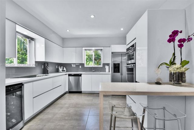 10610 NE 11th Ct, Miami Shores, FL 33138