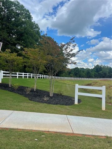 32 Halsey Street, Central, SC 29630