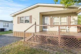 1045 Fernwood Avenue, Lockport Town, NY 14094