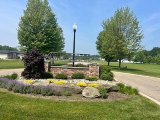 101 Stonegate Drive, Battle Creek, MI 49015