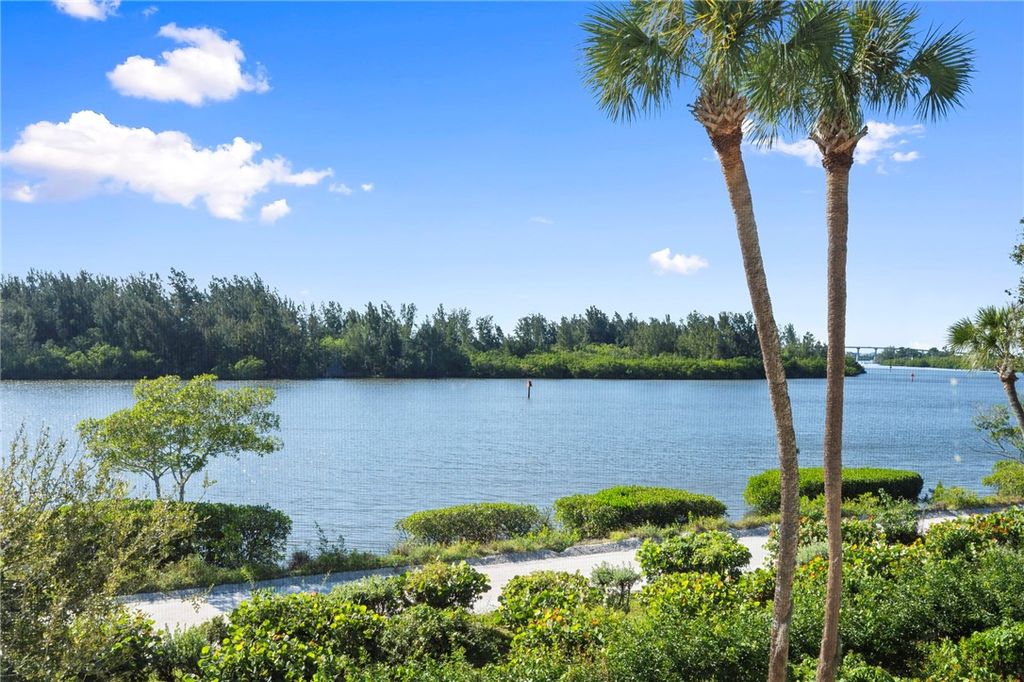 8865 W Orchid Island Circle 207, Vero Beach, FL 32963
