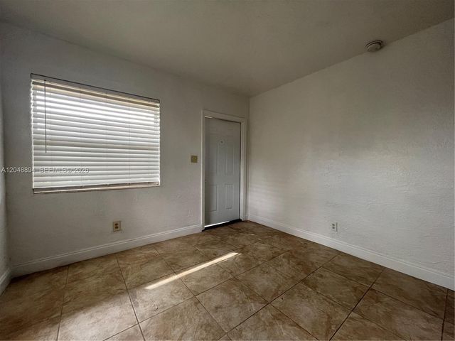 3024 NW 2nd St, Pompano Beach, FL 33069