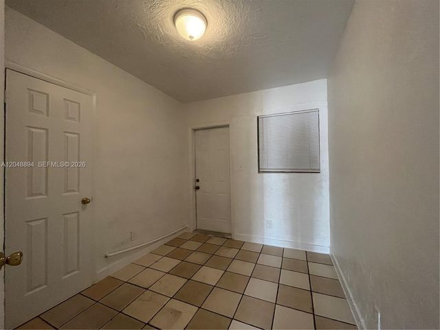 3024 NW 2nd St, Pompano Beach, FL 33069