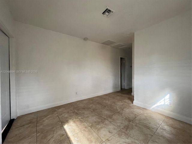 3024 NW 2nd St, Pompano Beach, FL 33069