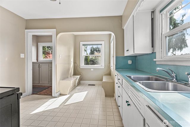 1082 W Smith, Bellingham, WA 98226