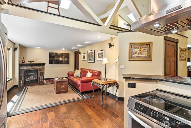 1082 W Smith, Bellingham, WA 98226