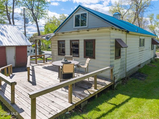 9 Ridge Road, East Greenbush, NY 12144