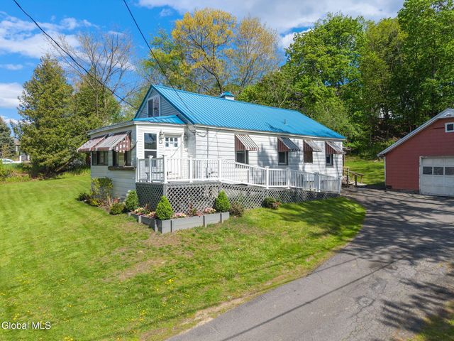 9 Ridge Road, East Greenbush, NY 12144
