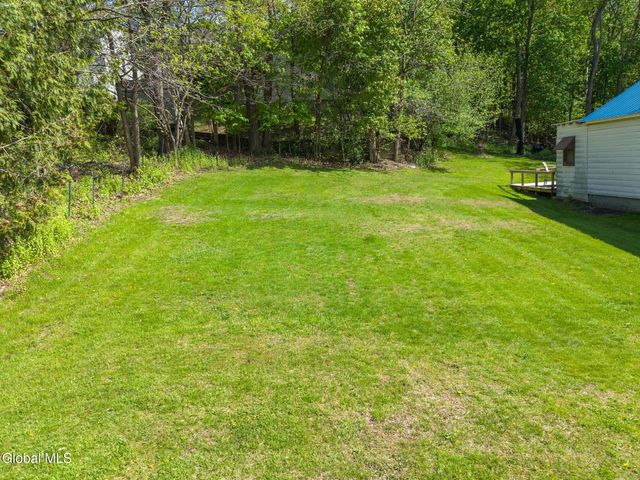 9 Ridge Road, East Greenbush, NY 12144
