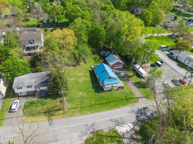 9 Ridge Road, East Greenbush, NY 12144