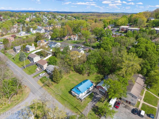 9 Ridge Road, East Greenbush, NY 12144