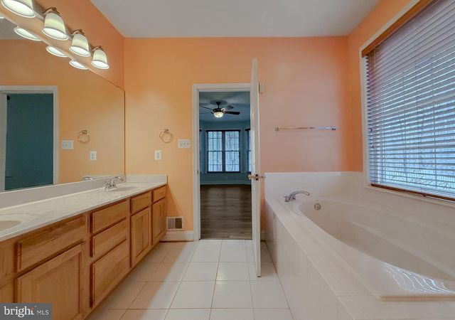 24646 APPLE SAUCE LN, Hollywood, MD 20636