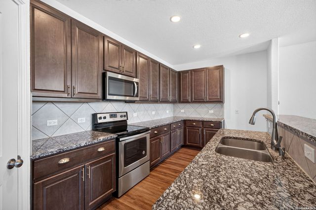 174 Buttercup Bnd, New Braunfels, TX 78130