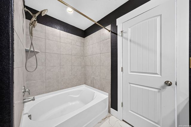 174 Buttercup Bnd, New Braunfels, TX 78130
