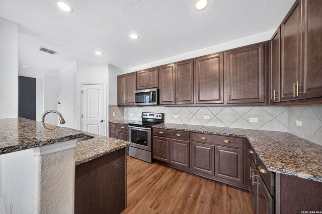 174 Buttercup Bnd, New Braunfels, TX 78130
