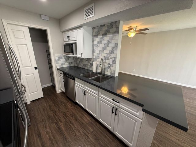 4011 Nasa Rd 1 Parkway 515, Seabrook, TX 77586