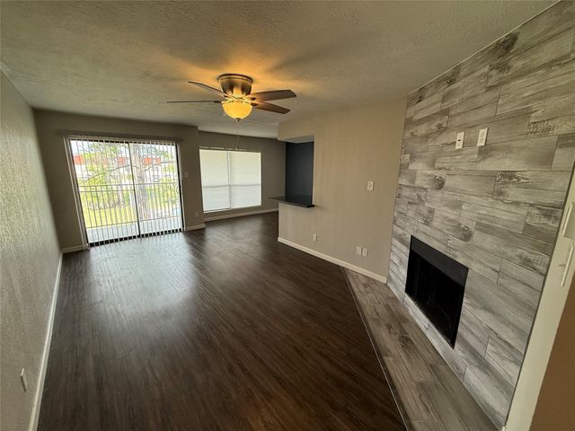 4011 Nasa Rd 1 Parkway 515, Seabrook, TX 77586