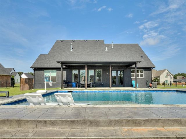 1728 Shaylee Lane, Choctaw, OK 73020