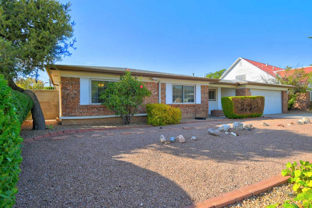 2921 Indiana Street NE, Albuquerque, NM 87110