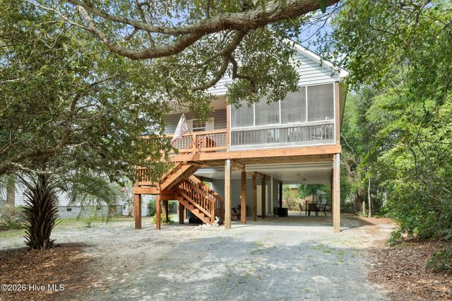 143 NE 4th Street, Oak Island, NC 28465