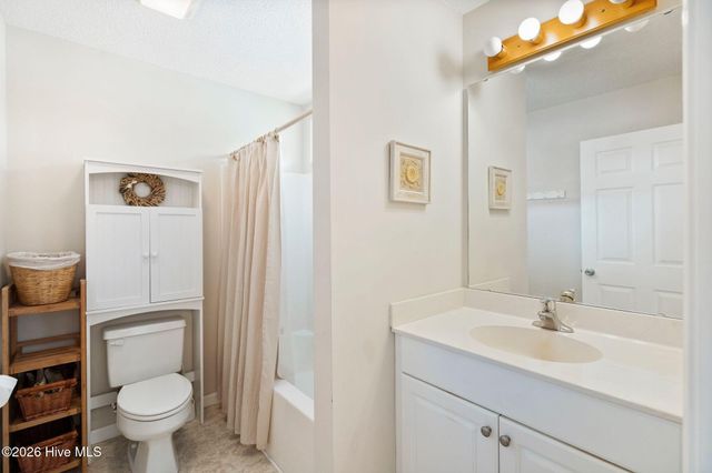 143 NE 4th Street, Oak Island, NC 28465