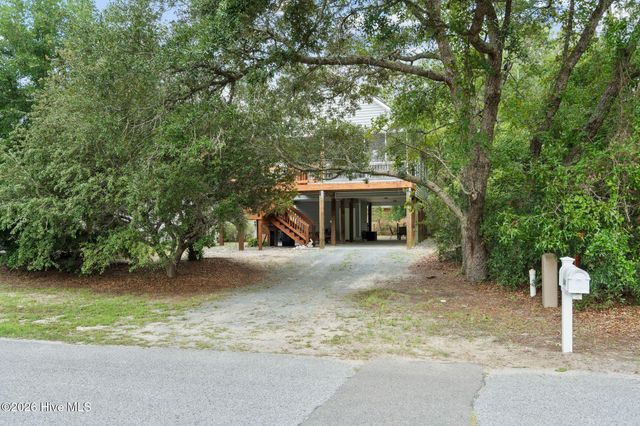143 NE 4th Street, Oak Island, NC 28465