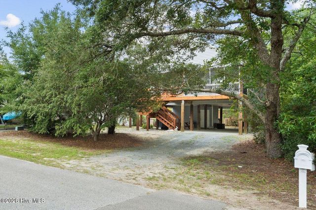 143 NE 4th Street, Oak Island, NC 28465