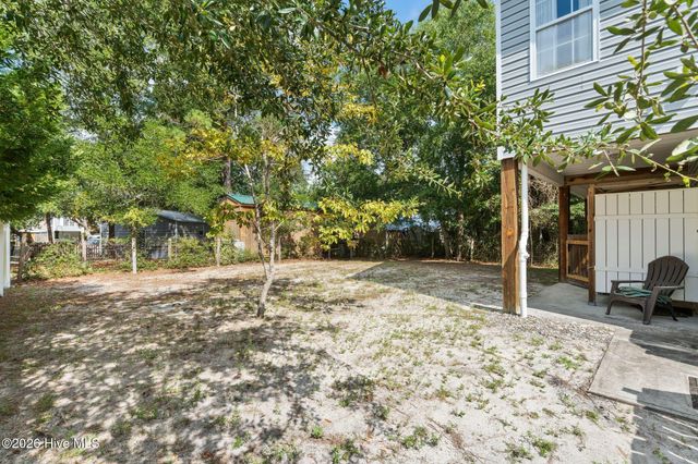 143 NE 4th Street, Oak Island, NC 28465
