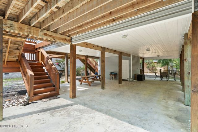 143 NE 4th Street, Oak Island, NC 28465