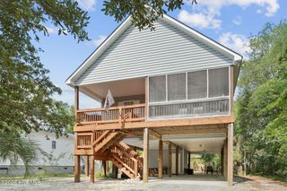 143 NE 4th Street, Oak Island, NC 28465