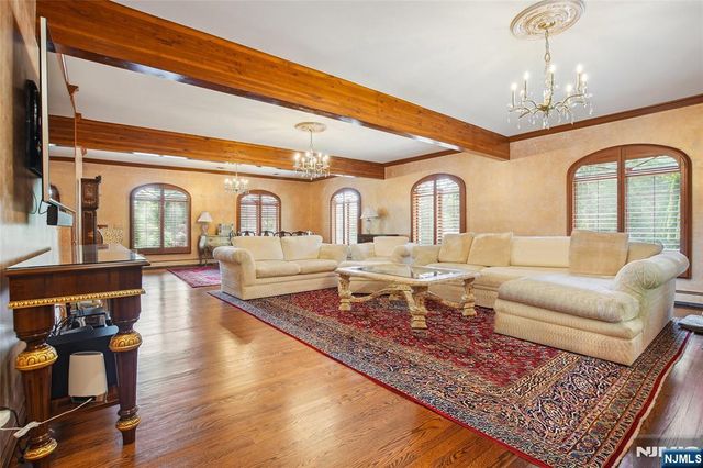 49 Cherokee Court, Sparta, NJ 07871