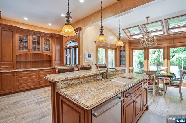 49 Cherokee Court, Sparta, NJ 07871