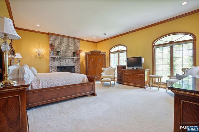 49 Cherokee Court, Sparta, NJ 07871