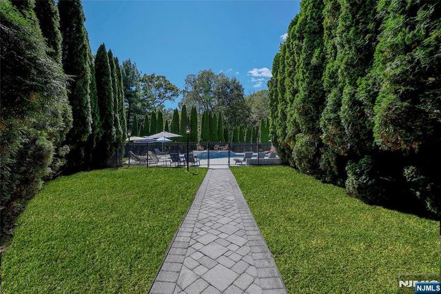 49 Cherokee Court, Sparta, NJ 07871