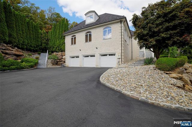 49 Cherokee Court, Sparta, NJ 07871
