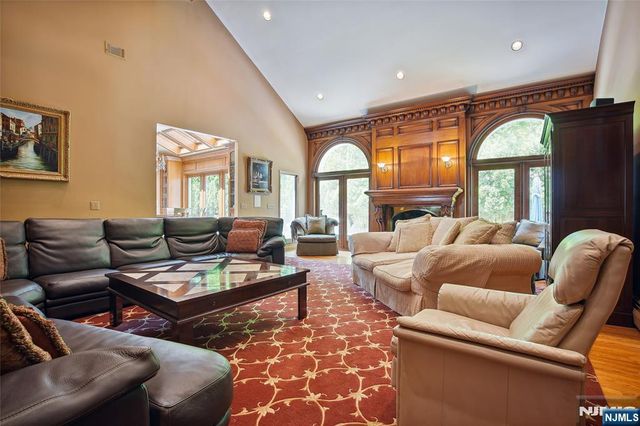 49 Cherokee Court, Sparta, NJ 07871