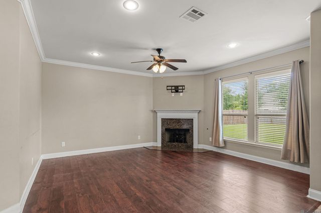 10459 Oakmount Dr, Denham Springs, LA 70706
