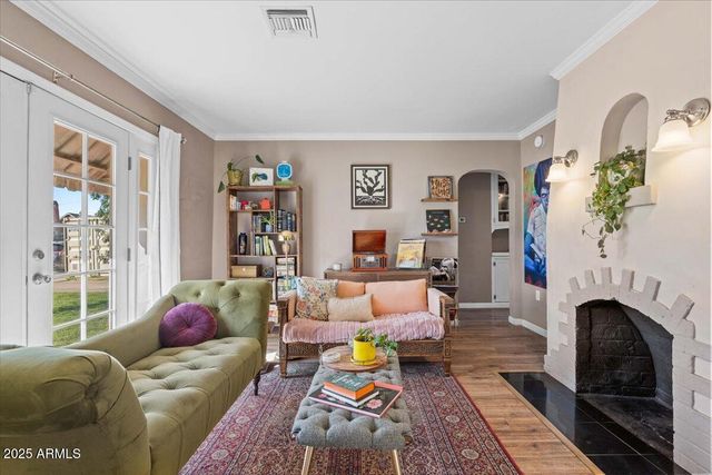 1910 W Holly Street, Phoenix, AZ 85009