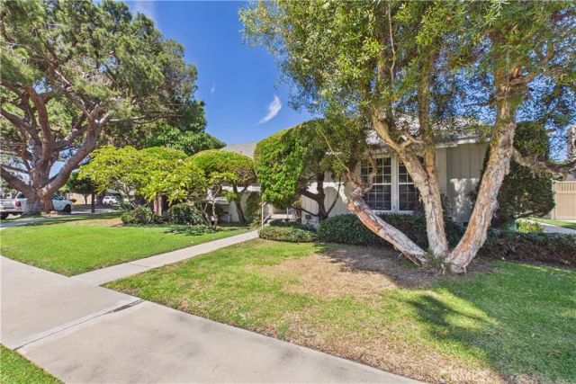 1902 Lees Avenue, Long Beach, CA 90815