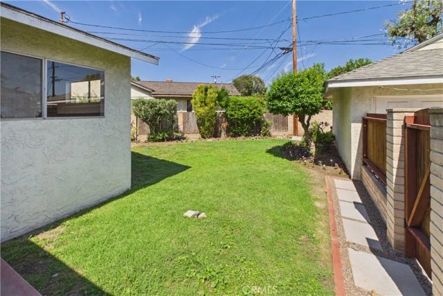 1902 Lees Avenue, Long Beach, CA 90815
