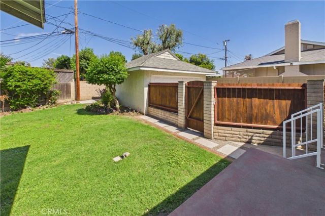 1902 Lees Avenue, Long Beach, CA 90815