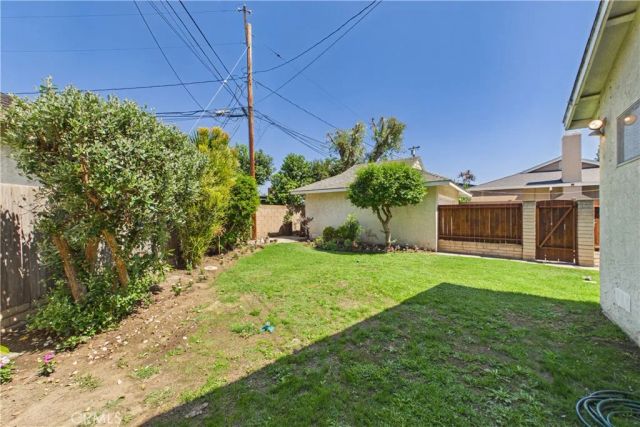 1902 Lees Avenue, Long Beach, CA 90815