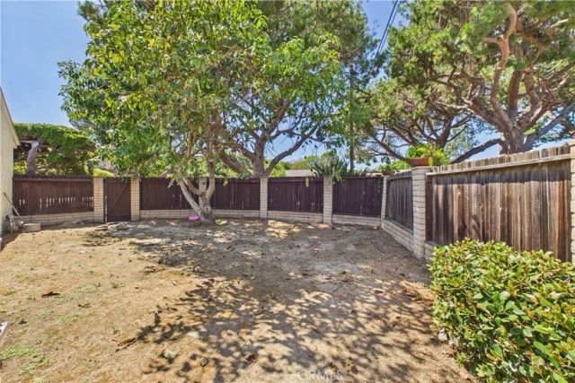 1902 Lees Avenue, Long Beach, CA 90815