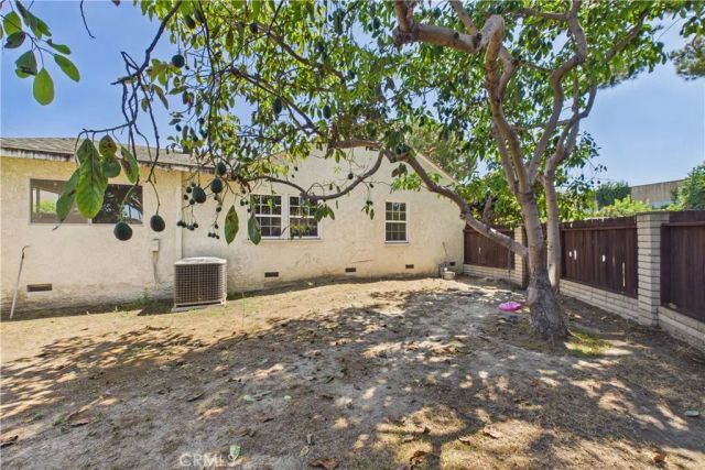 1902 Lees Avenue, Long Beach, CA 90815