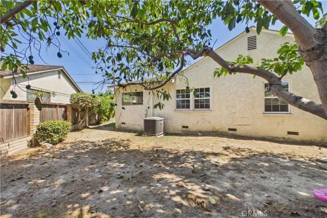 1902 Lees Avenue, Long Beach, CA 90815