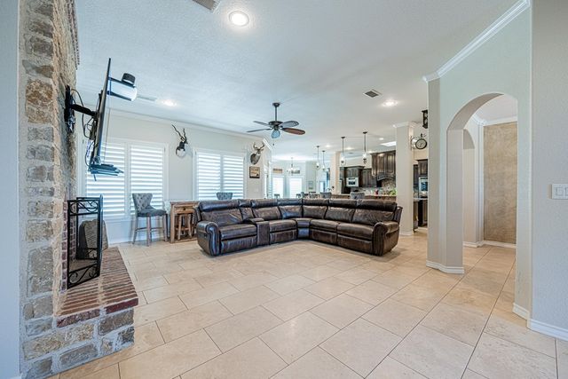 4012 E County Rd 63, Midland, TX 79705