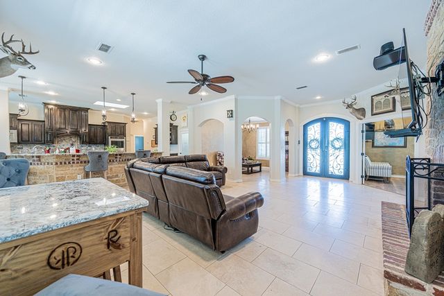 4012 E County Rd 63, Midland, TX 79705