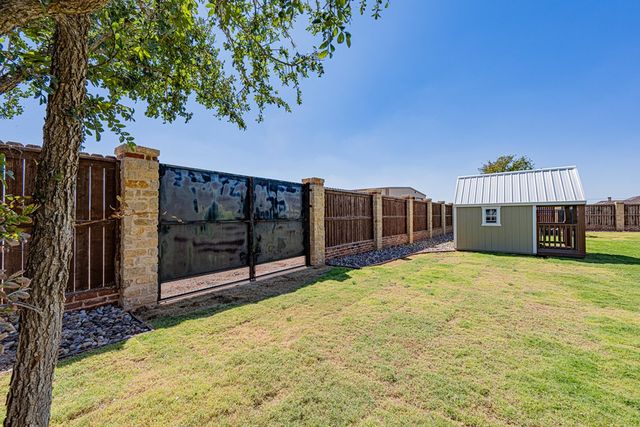 4012 E County Rd 63, Midland, TX 79705