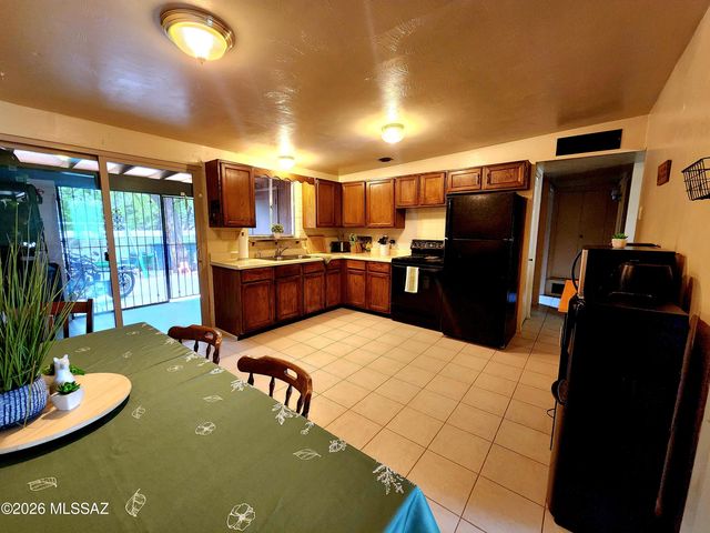 7477 E Desert Spring Drive, Tucson, AZ 85730