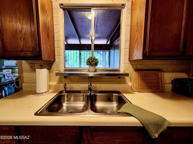 7477 E Desert Spring Drive, Tucson, AZ 85730